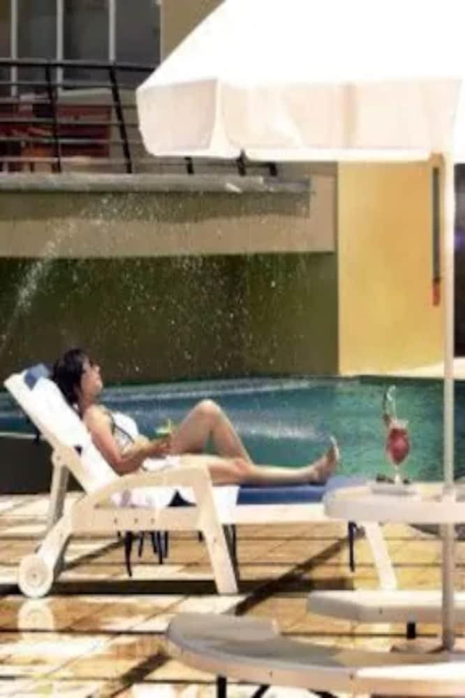 Marbella Suites Bandung Cimenyan Εξωτερικό φωτογραφία