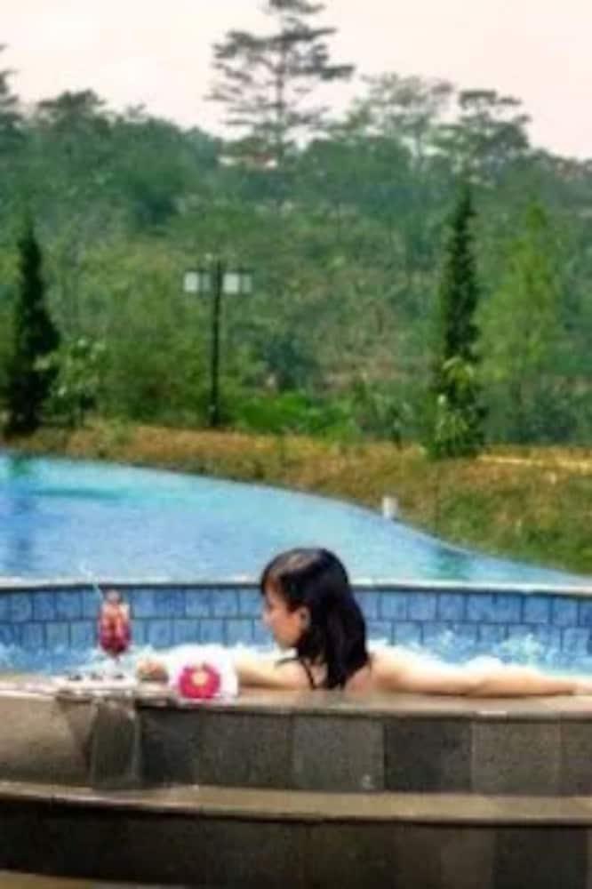 Marbella Suites Bandung Cimenyan Εξωτερικό φωτογραφία